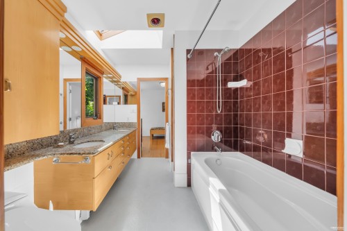 870 Leyland Street, West Vancouver, BC 