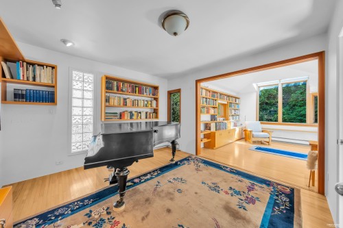 870 Leyland Street, West Vancouver, BC 