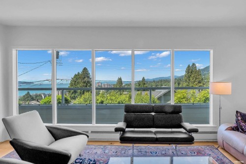870 Leyland Street, West Vancouver, BC 