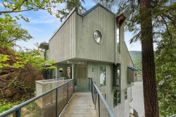 4678 Eastridge Road  North Vancouver, BC V7G 1K4