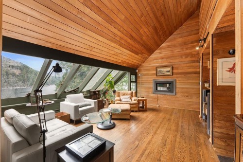 4678 Eastridge Road, North Vancouver, BC 