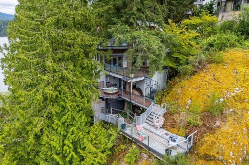 4678 Eastridge Road, North Vancouver, BC 