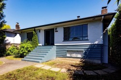 836 4th Street E North Vancouver, BC V7L 1K4