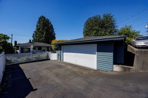 836 4Th Street E, North Vancouver, BC 