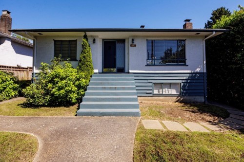 836 4Th Street E, North Vancouver, BC 