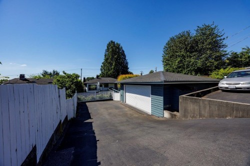 836 4Th Street E, North Vancouver, BC 