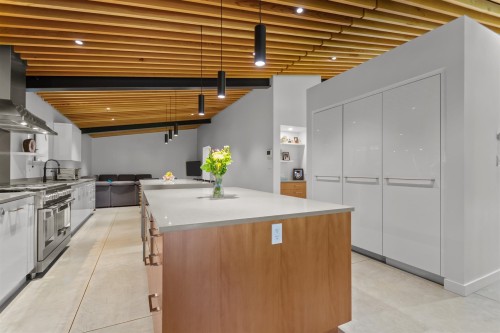 2409 Windridge Drive, North Vancouver, BC 