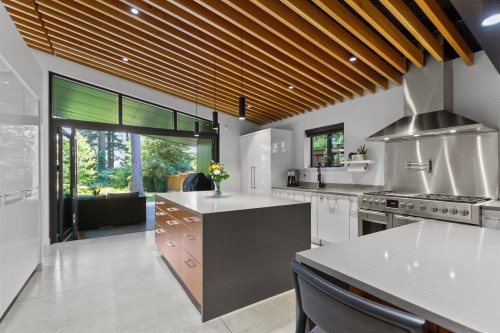 2409 Windridge Drive, North Vancouver, BC 