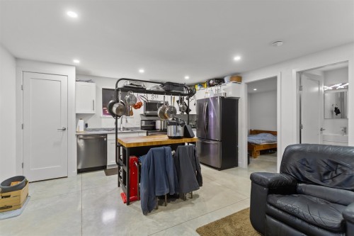 2409 Windridge Drive, North Vancouver, BC 