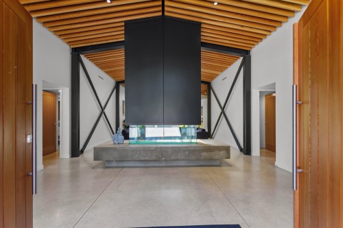 2409 Windridge Drive, North Vancouver, BC 