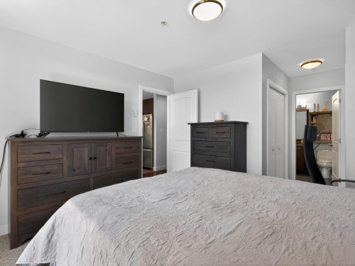 411-3255 Smith Avenue, Burnaby, BC - Indoor Photo Showing Bedroom