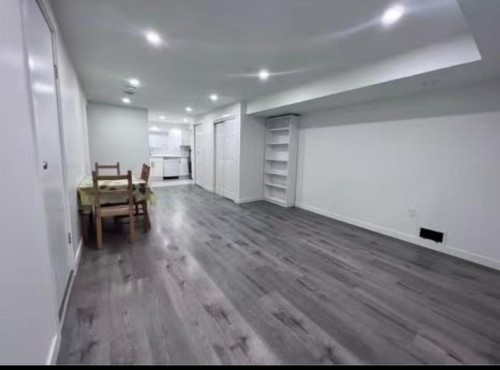680 Sperling Ave, Burnaby, BC 