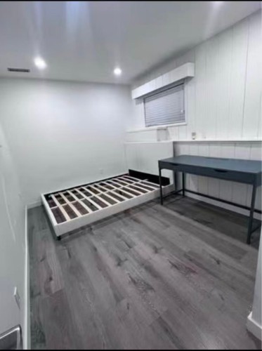 680 Sperling Ave, Burnaby, BC 
