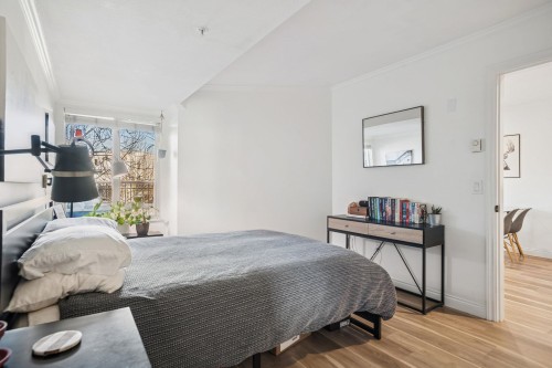 305-688 16Th Avenue E, Vancouver, BC 