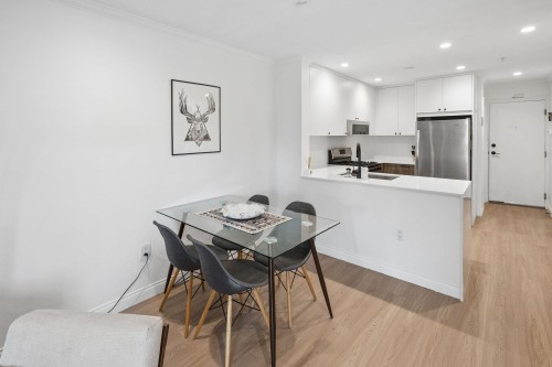305-688 16Th Avenue E, Vancouver, BC 