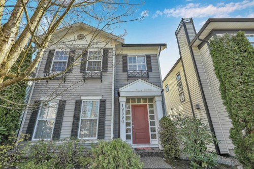 19590 Shingle Bolt Crescent, Pitt Meadows, BC - Outdoor With Facade