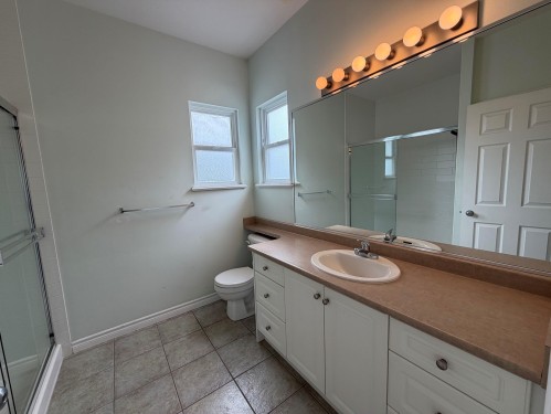 19590 Shingle Bolt Crescent, Pitt Meadows, BC - Indoor Photo Showing Bathroom