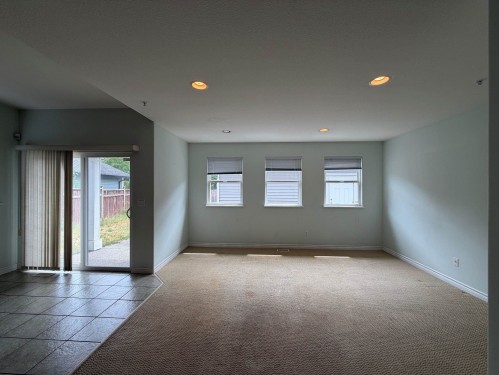 19590 Shingle Bolt Crescent, Pitt Meadows, BC - Indoor Photo Showing Other Room