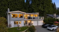 668 Alpine Court  North Vancouver, BC V7R 2L8
