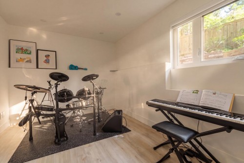 4283 Capilano Road, North Vancouver, BC 