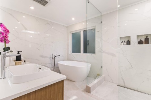4283 Capilano Road, North Vancouver, BC 