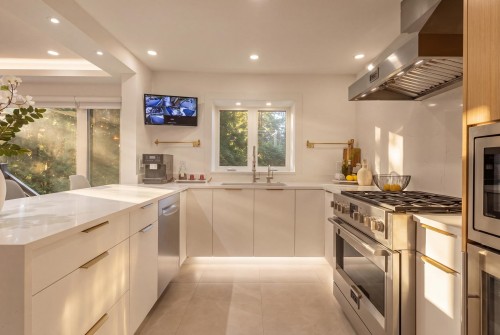 4283 Capilano Road, North Vancouver, BC 