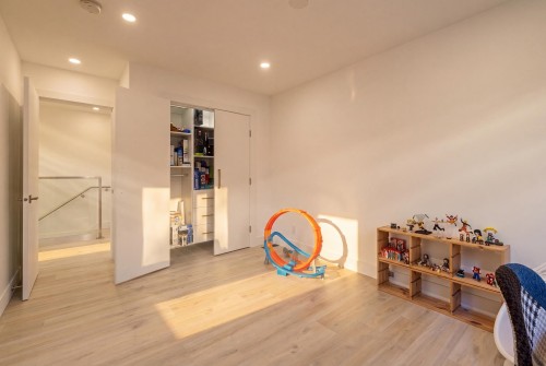 4283 Capilano Road, North Vancouver, BC 
