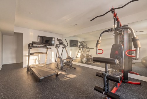 4283 Capilano Road, North Vancouver, BC 