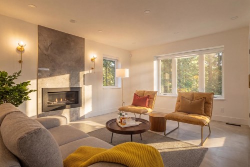 4283 Capilano Road, North Vancouver, BC 