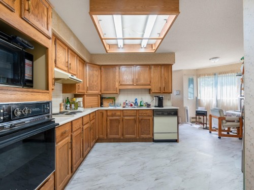 301-7660 Minoru Boulevard, Richmond, BC 