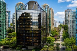 915-1333 Georgia Street W Vancouver, BC V6E 4V3