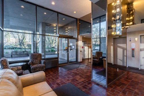 702-3771 Bartlett Court, Burnaby, BC 