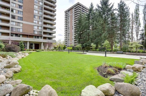 702-3771 Bartlett Court, Burnaby, BC 