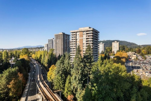 702-3771 Bartlett Court, Burnaby, BC 