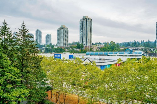 702-3771 Bartlett Court, Burnaby, BC 