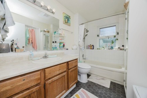 1-623 Farnham Road, Gibsons, BC 