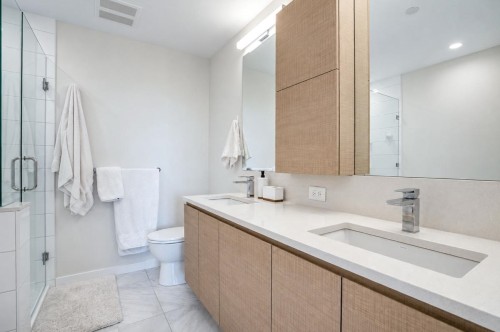 705-4168 Lougheed Highway, Burnaby, BC 
