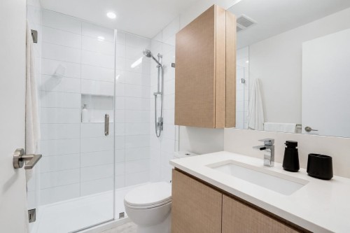705-4168 Lougheed Highway, Burnaby, BC 