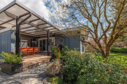 3669 Edgemont Boulevard  North Vancouver, BC V7R 2P6
