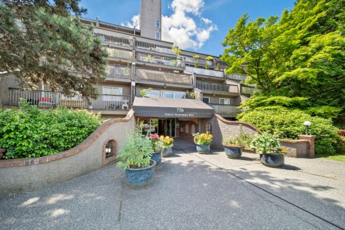 606-756 Great Northern Way  Vancouver, BC V5T 1E4