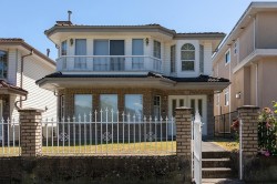 4368 Pandora Street Burnaby, BC V5C 2B7