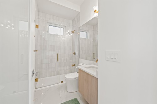 742 58Th Avenue E, Vancouver, BC 