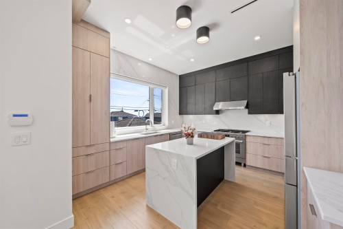 742 58Th Avenue E, Vancouver, BC 