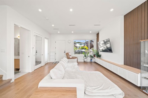 742 58Th Avenue E, Vancouver, BC 