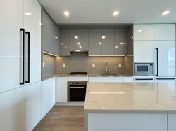 1206-4711 Hazel Street Burnaby, BC V5H 1S5