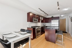 311-122 3rd Street E North Vancouver, BC V7L 1E6