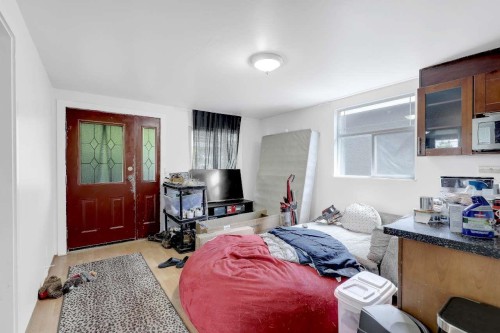 4265 Slocan Street, Vancouver, BC 