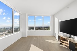 1204-6537 Telford Avenue Burnaby, BC V5H 0K9