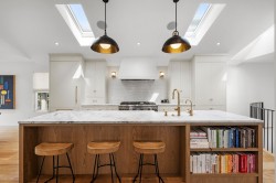 653 18th Avenue W Vancouver, BC V5Z 1V9