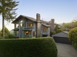 551 Palisade Drive North Vancouver, BC V7R 2H9